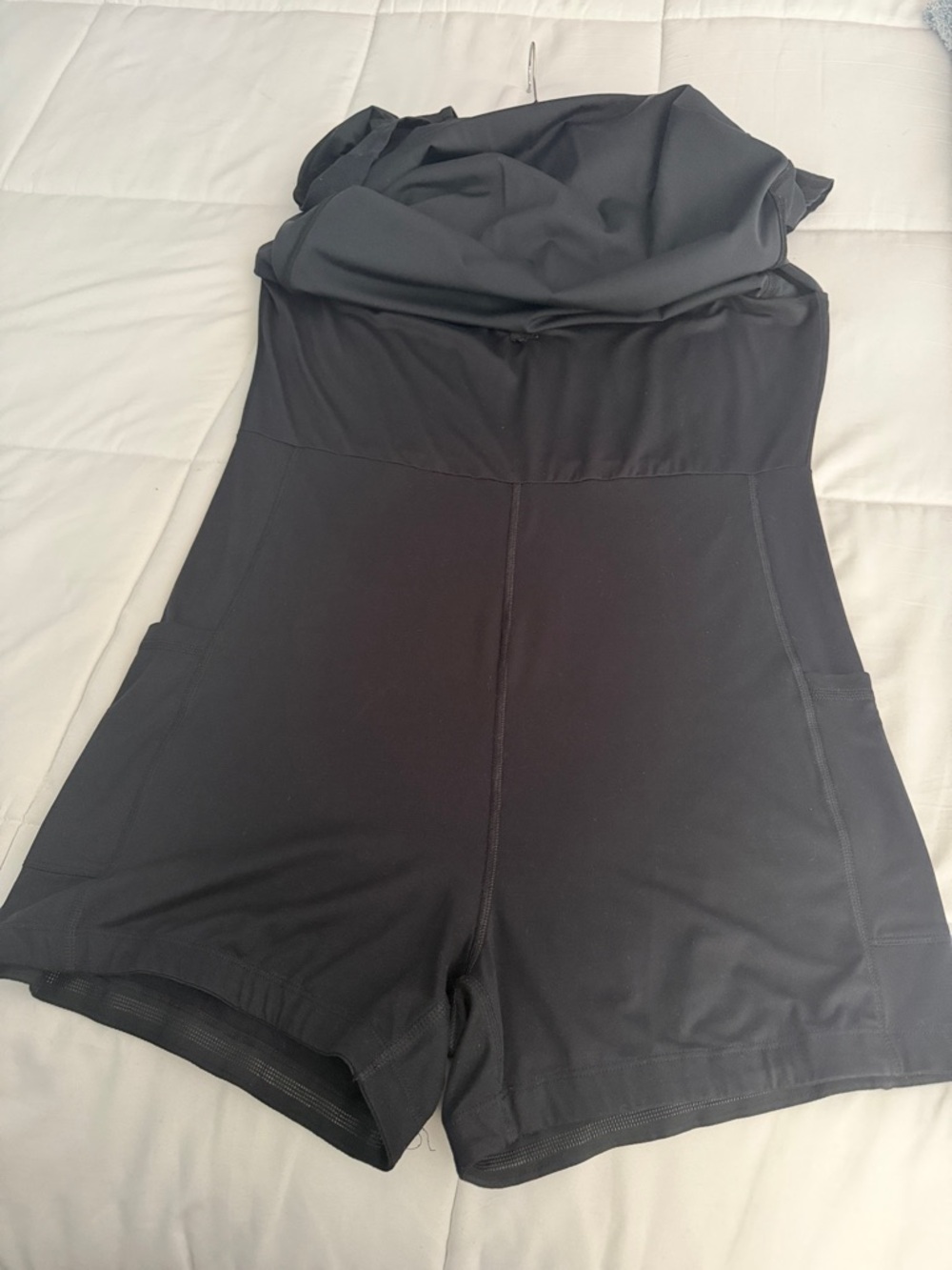 Athletic dress - Picture 3 of 3